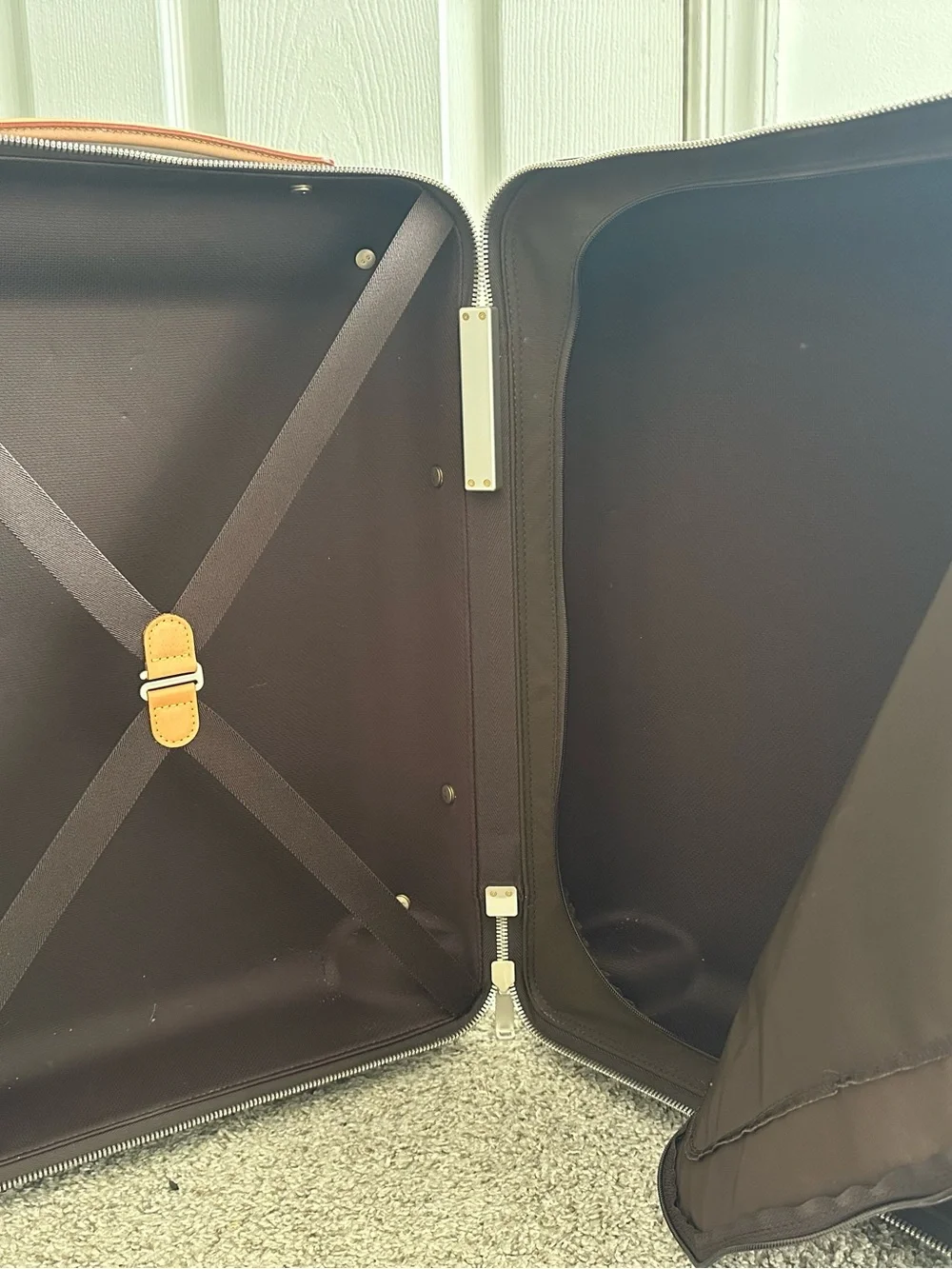 Louis Vuitton Horizon Rolling Carry-On Luggage Monogram Authentic